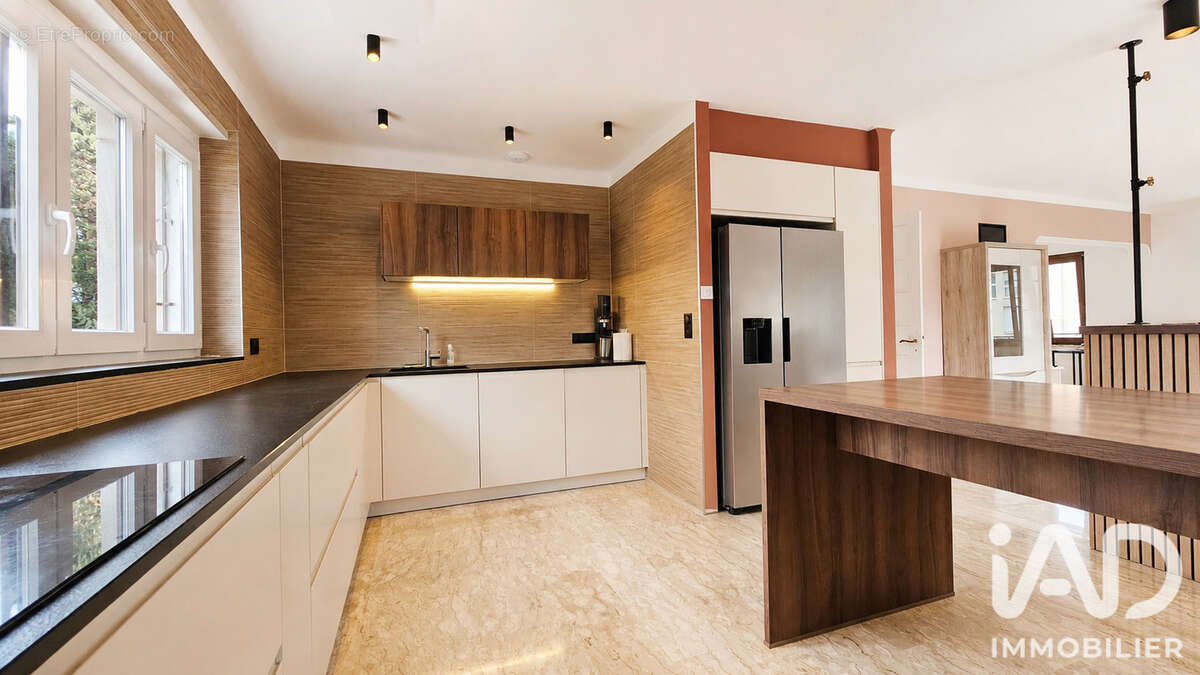 Maison 128 m² à Saint-Privat-La-Montagne  - photo 6