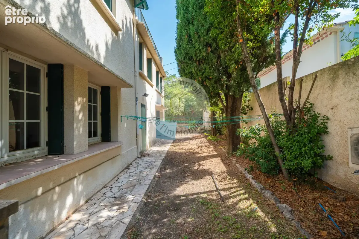 Maison familiale type 5 avec piscine, toit-terrasse et dépendances   Montolivet 12e - photo 4