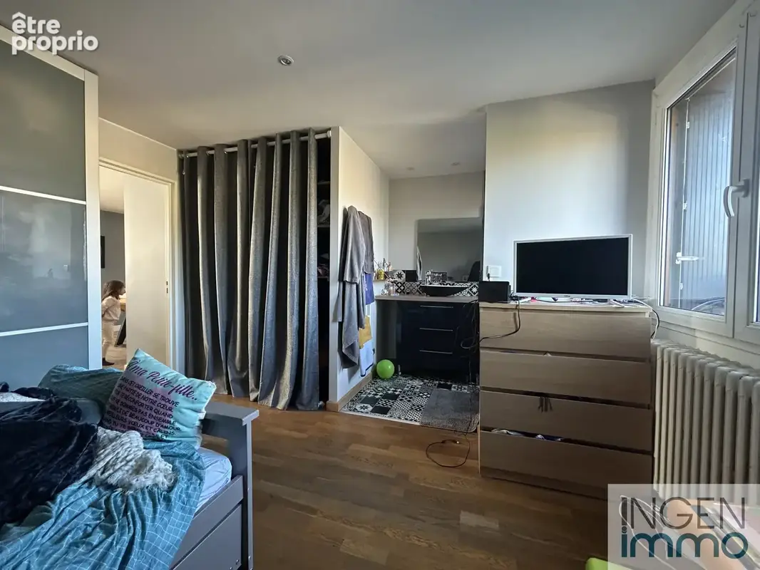 Maison avec piscine de type 5 commune de Groisy - photo 12
