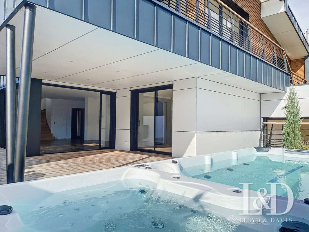 Maison à VAUX-SUR-MER