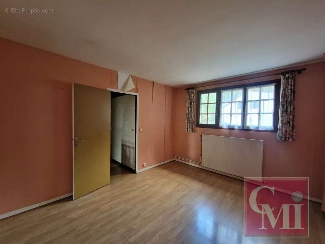 Maison à SAINT-CHERON