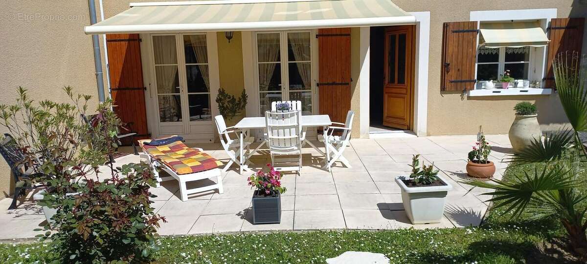 Photo 2 - Appartement à MONTMERLE-SUR-SAONE