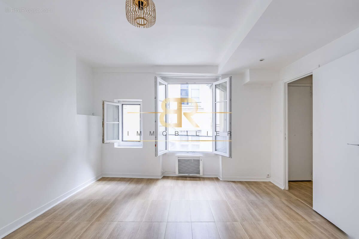 Appartement à PARIS-3E