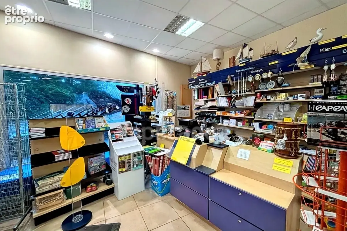 Local Commercial 123m² - Emplacement N°1 avec parking privatif - photo 3
