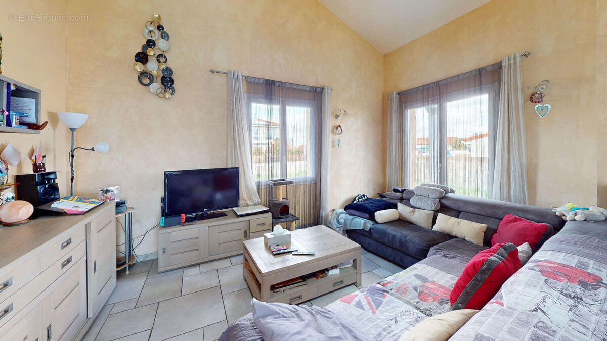 Maison à SAINT-BONNET-PRES-RIOM