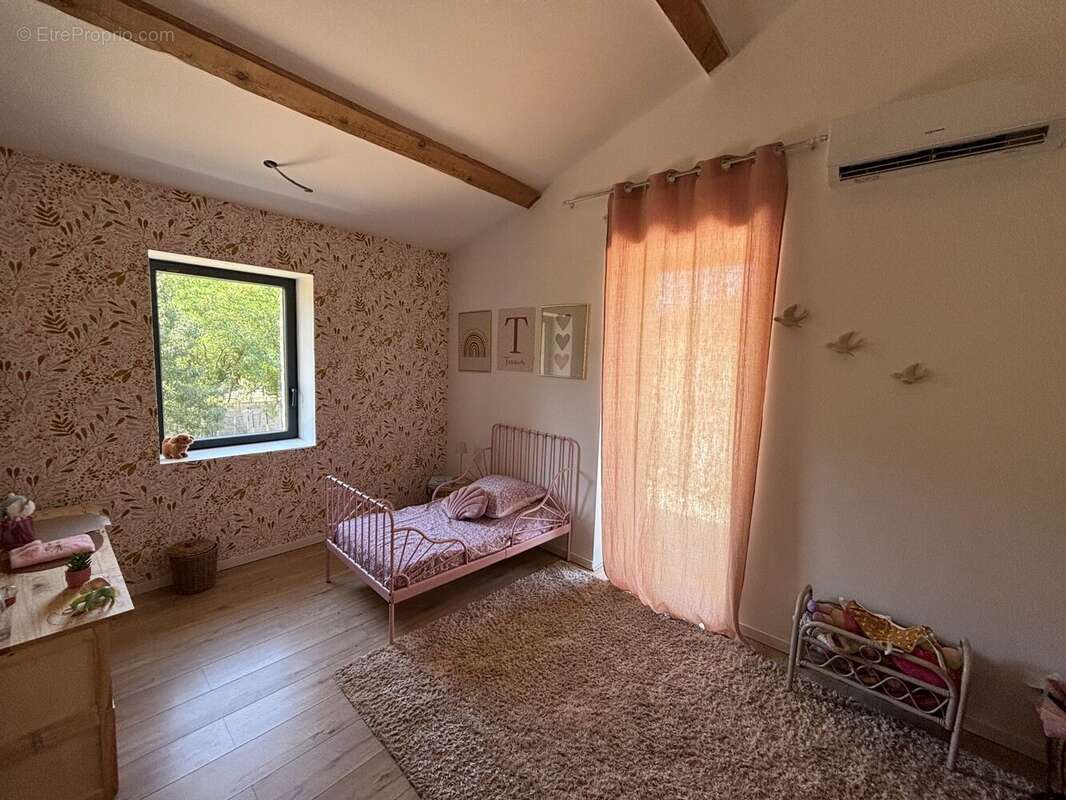 Maison 115 m² à Saint-Priest  - photo 7