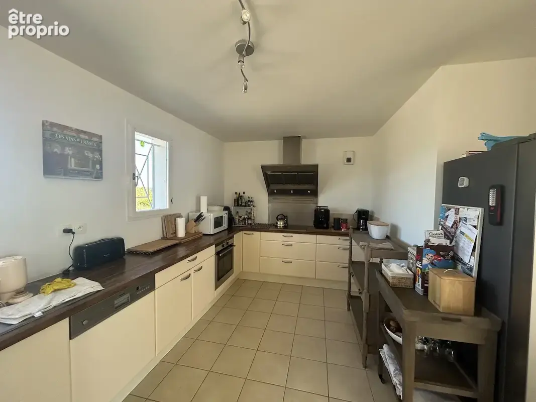Coup de coeur pour cette magnifique maison avec piscine et vues dégagée sur terrain de 8249m2 - photo 6
