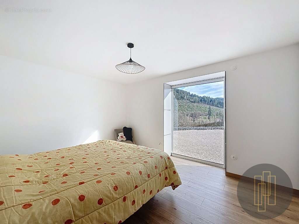 Maison à CHAMBOST-ALLIERES