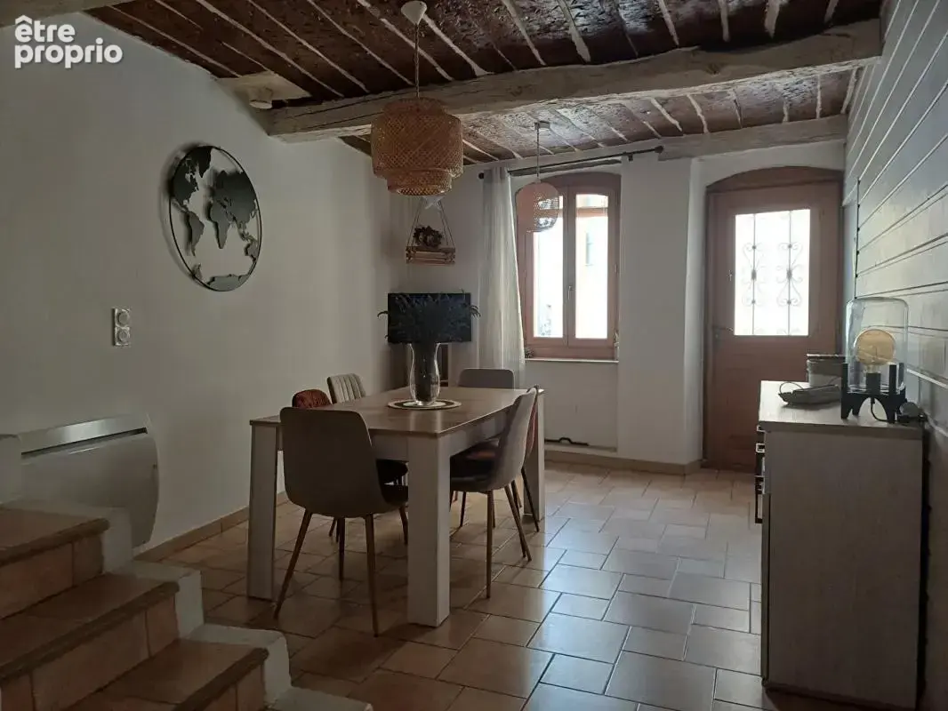 Saint Zacharie Maison de village T5 de 124 m2 - photo 2
