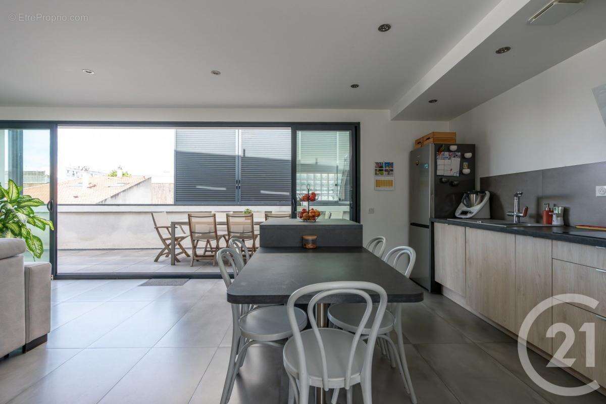 Appartement à FONTENAY-SOUS-BOIS