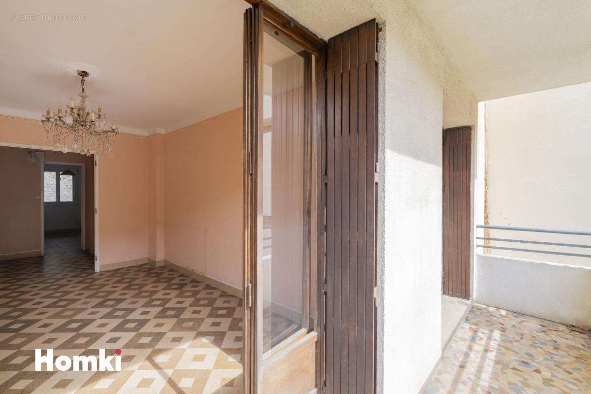 Appartement à MARSEILLE-5E