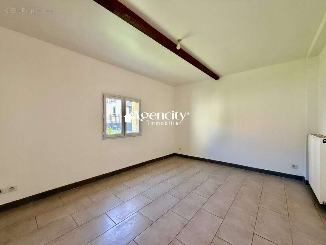 Appartement à PONTAULT-COMBAULT