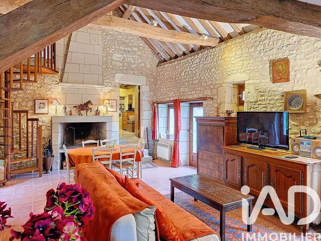 Maison 300 m² à Marce-Sur-Esves  - photo 2