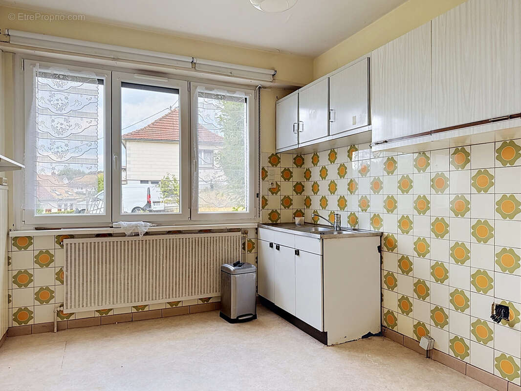 Maison 149 m2 avec vue panoramique, garage et jardin, sur 5.95 ares - photo 6