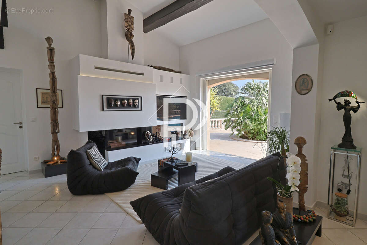 Maison à PLAN-DE-LA-TOUR