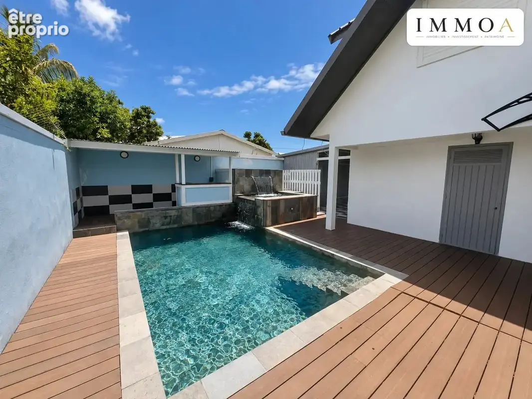 À vendre – Spacieuse maison familiale avec piscine à Bras-Panon ( 97412) - photo 8