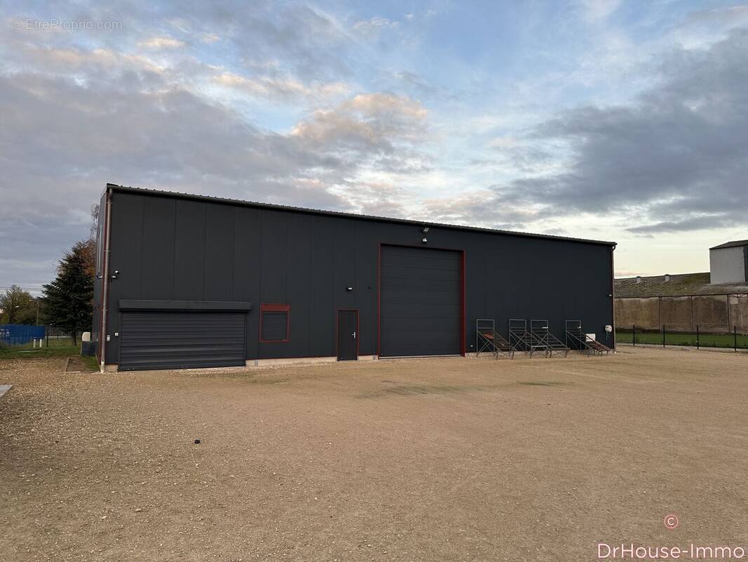 Commerce à CHATEAU-LANDON