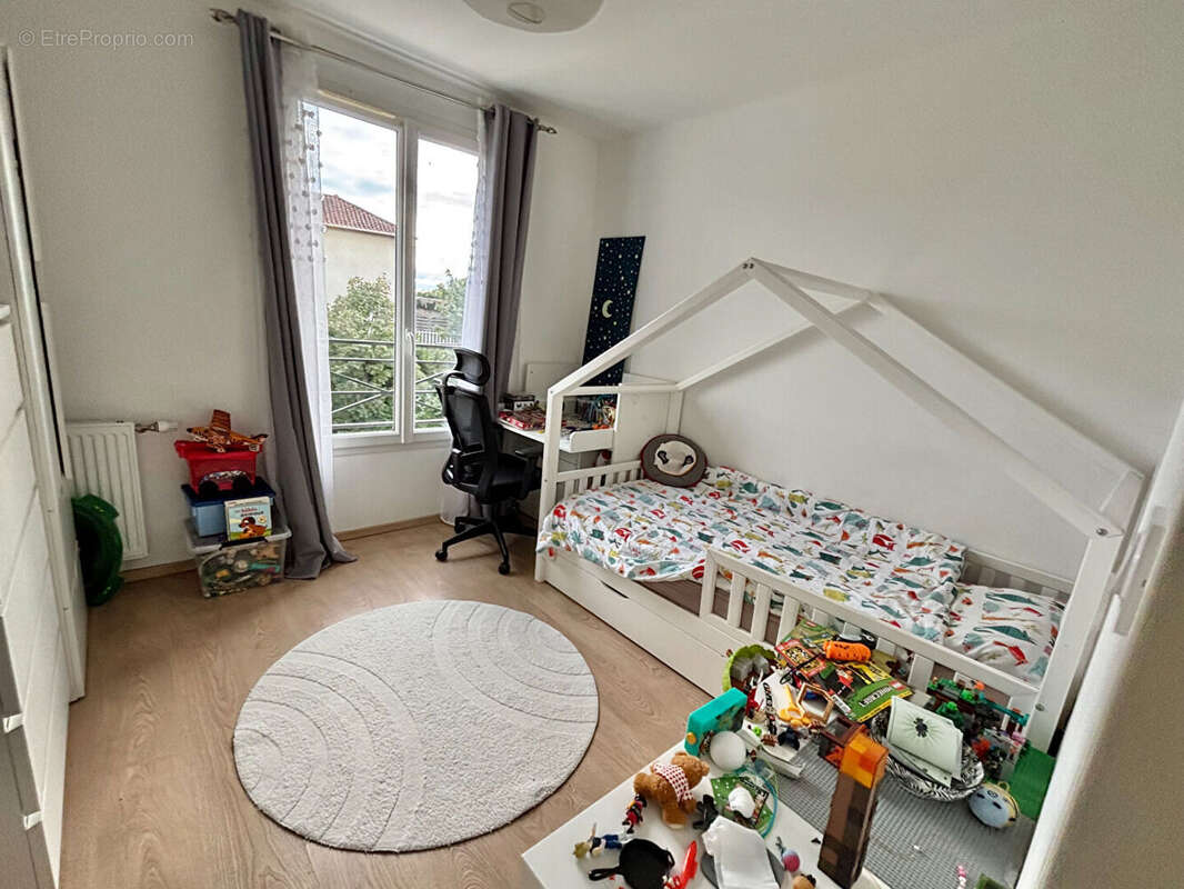 Appartement à PONT-DE-CHERUY