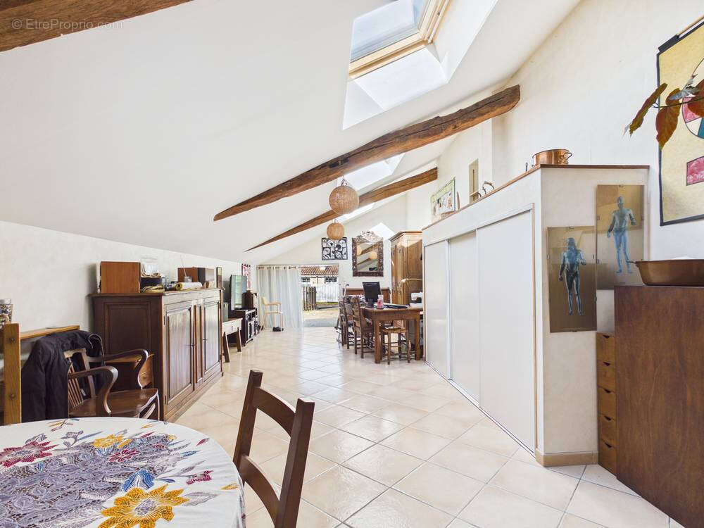 Maison à NOUAILLE-MAUPERTUIS