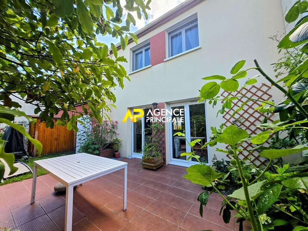 Maison 5 chambres sur le marché des coteaux d'ARGENTEUIL - photo 16