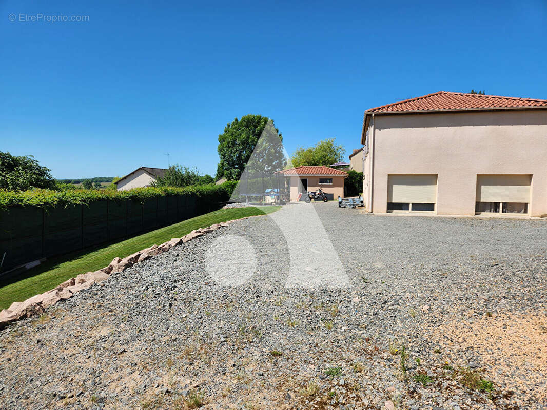 Maison à SAINT-BERAIN-SOUS-SANVIGNES