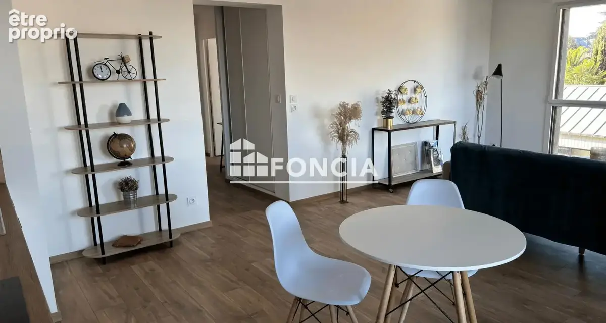 Spacieux Appartement T3, beaux volumes, cuisine aménagée, grand balcon, garage, prestations qualitatives - photo 3