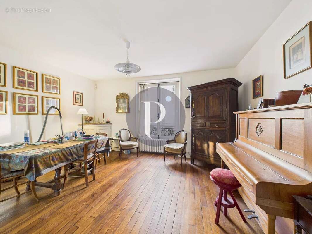 Maison à VERRIERES-LE-BUISSON