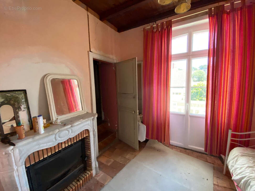 Maison avec cachet en plein centre - photo 3