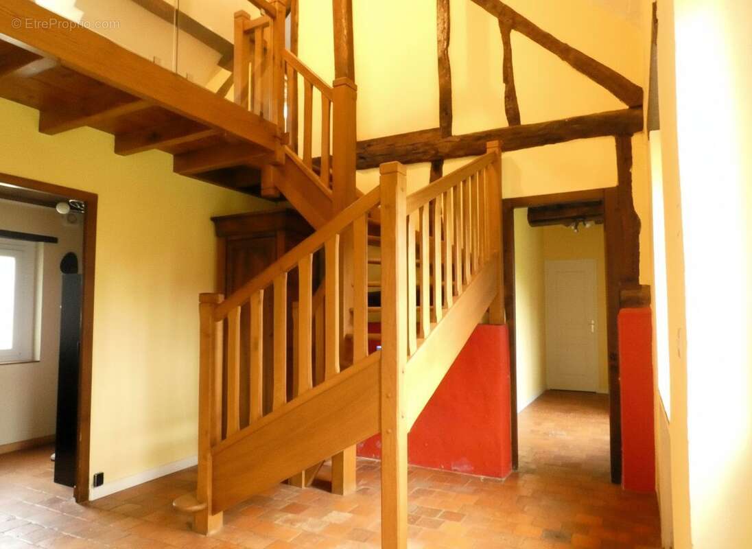 Maison à LES BORDES