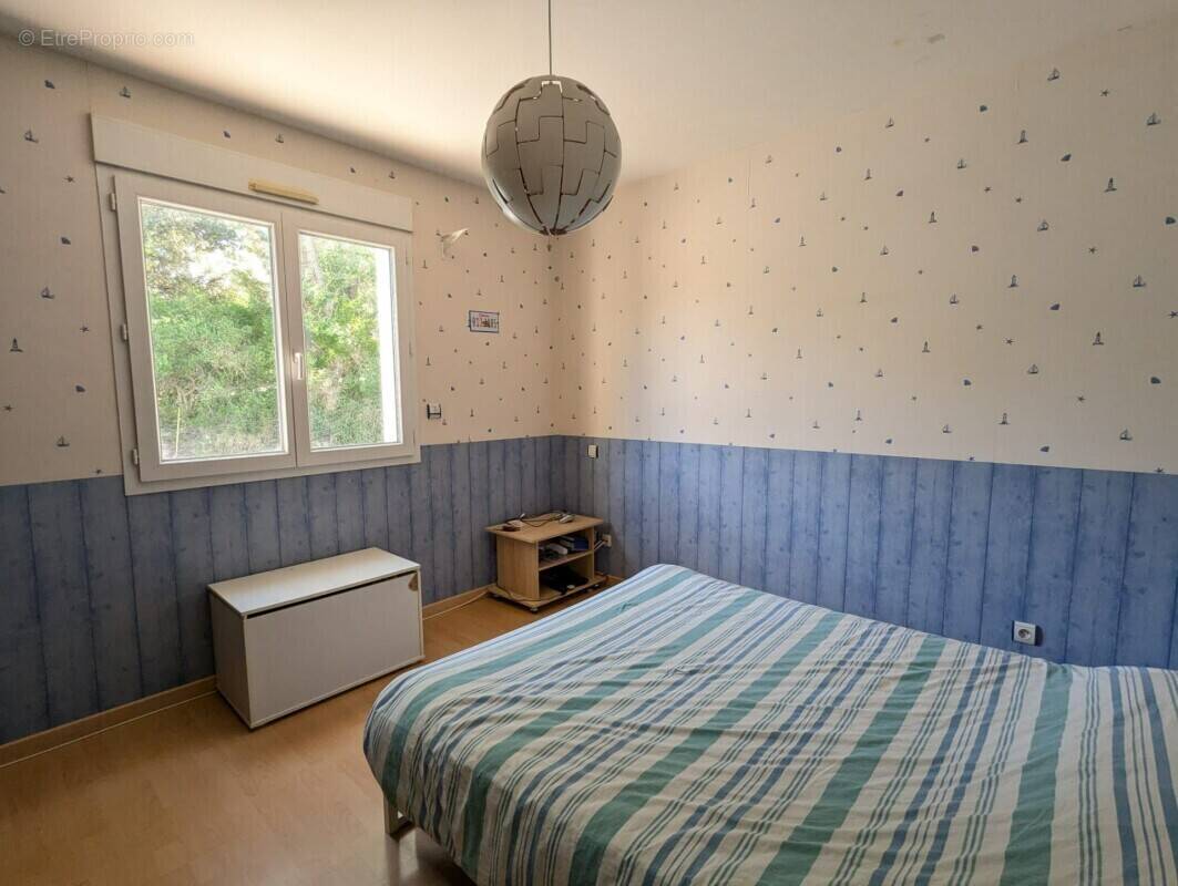 Maison à SAINT-CLEMENT-DE-RIVIERE