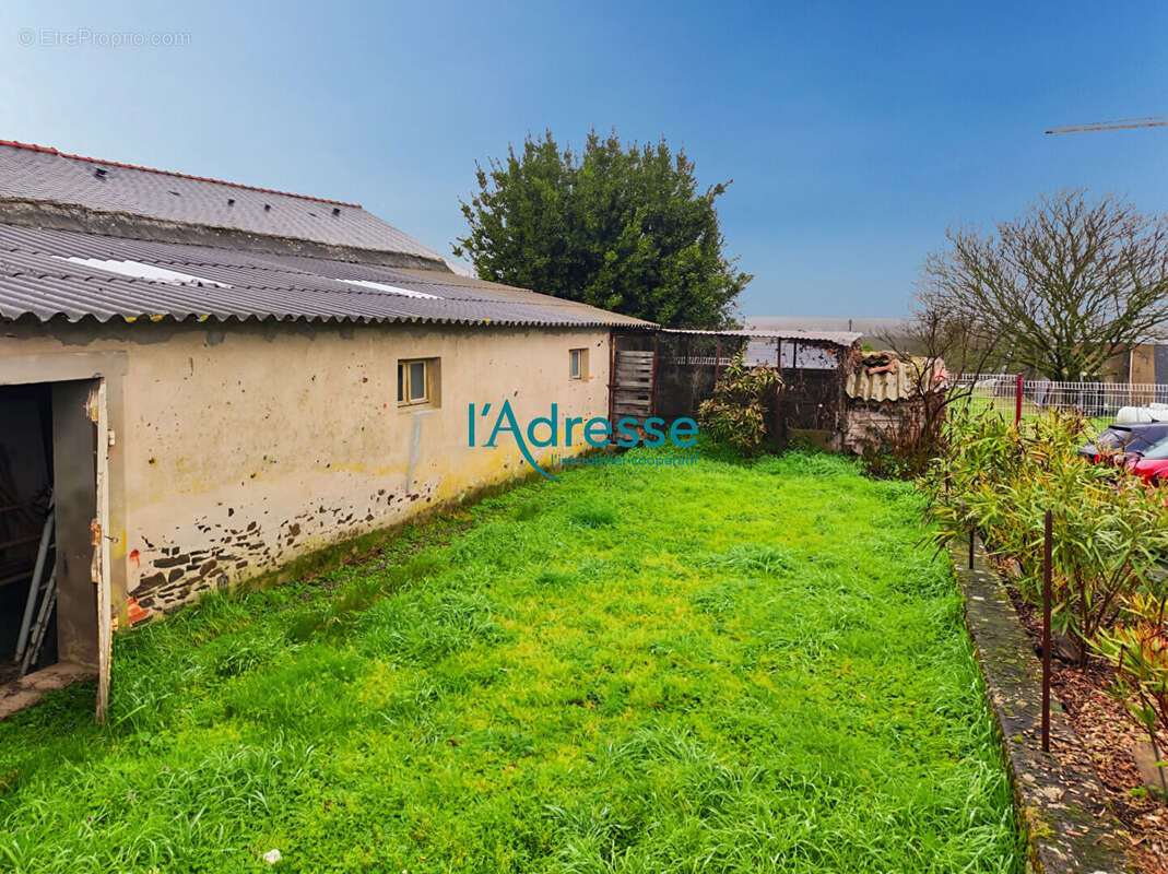 Maison à LE MESNIL-EN-VALLEE