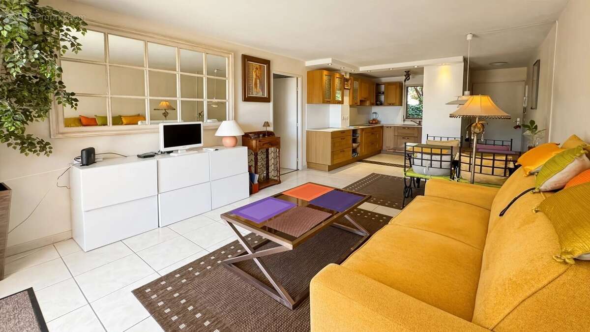 Appartement à MANDELIEU-LA-NAPOULE