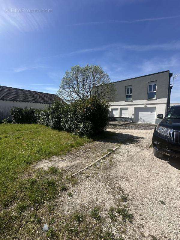 Appartement T3 de 48.5 m² en bon etat avec jardin de 70 m² - photo 3