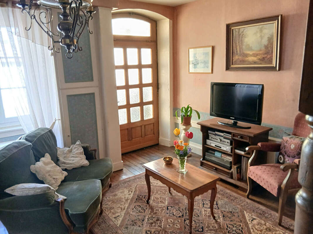 Maison à PIRE-SUR-SEICHE