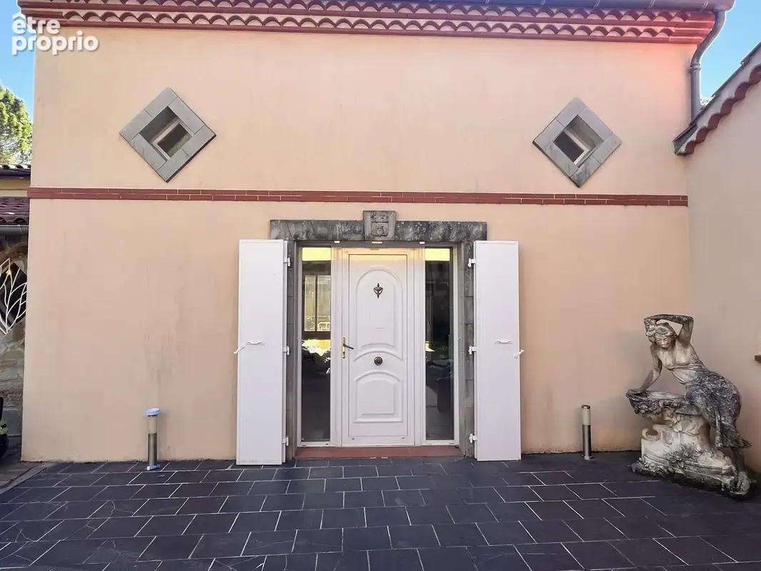 facade