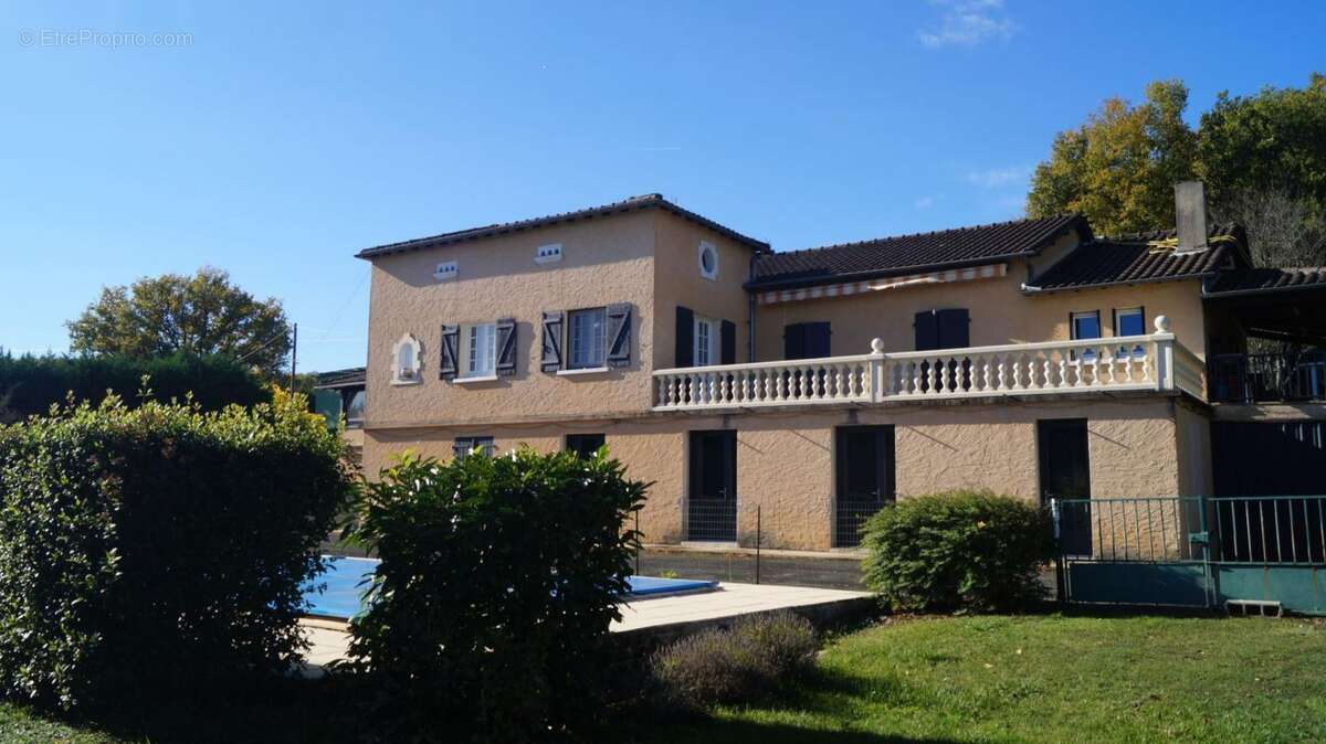 Maison à SAINT-MARTIAL-DE-VALETTE