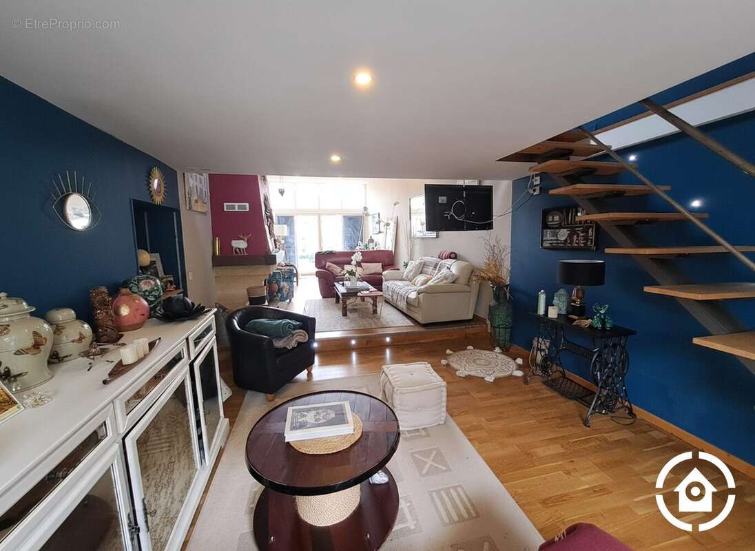 Maison 253 m² à Macqueville  - photo 9