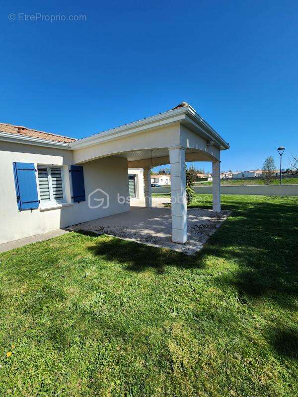 Maison à SAINT-GELAIS