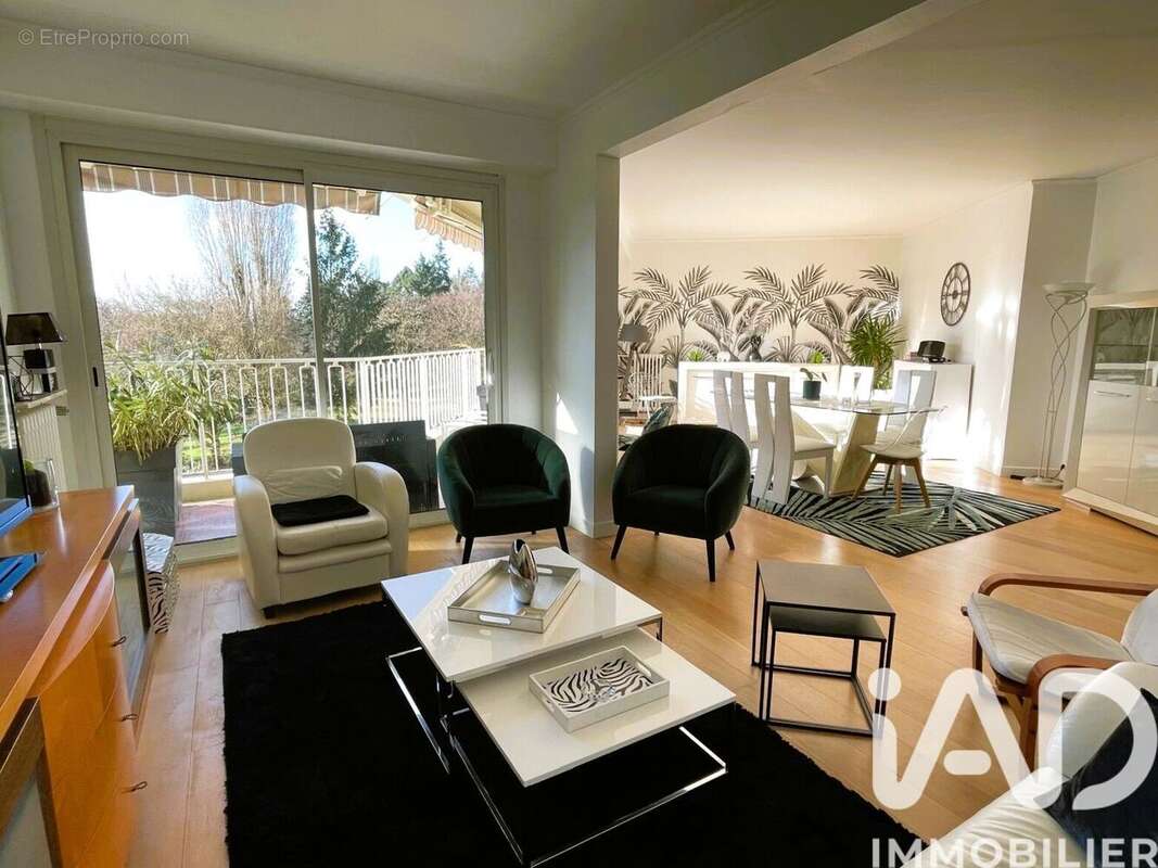 Photo 2 - Appartement à AVRILLE