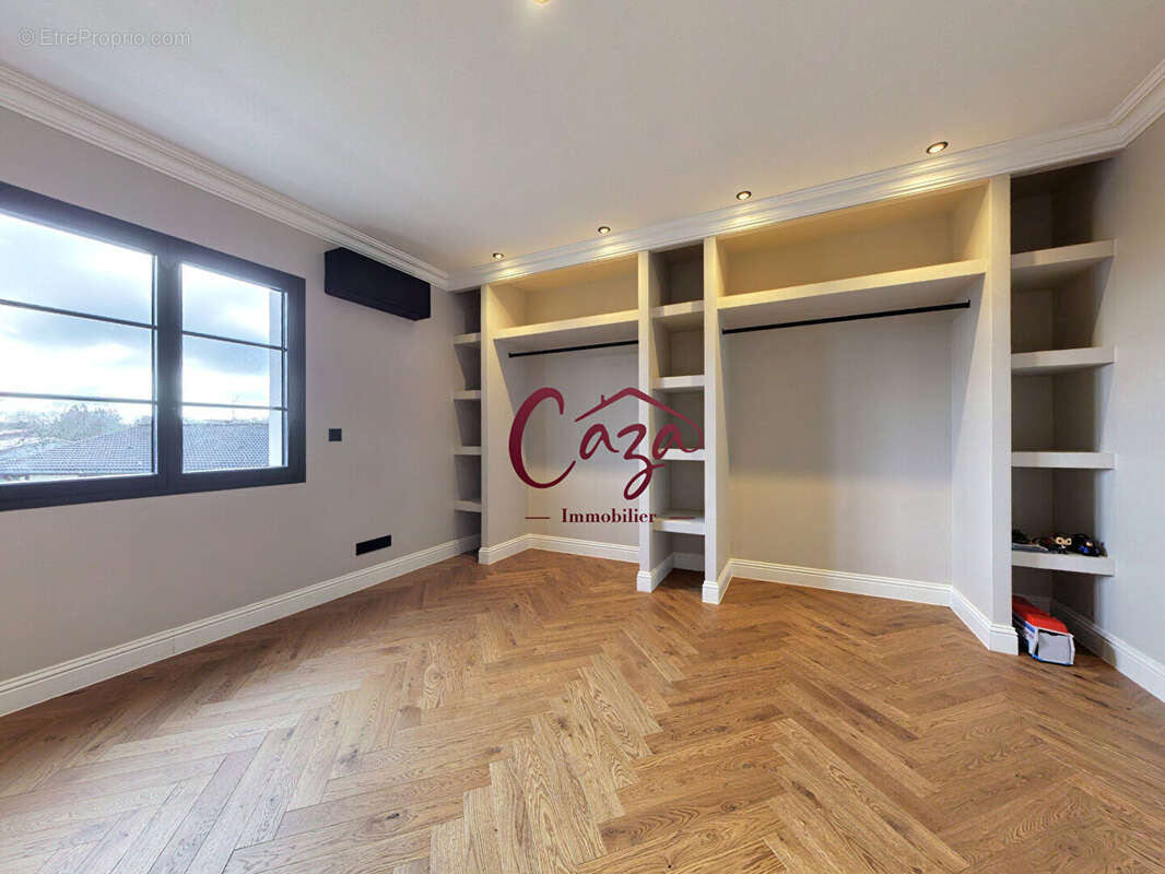 Maison à SAINT-SULPICE-ET-CAMEYRAC