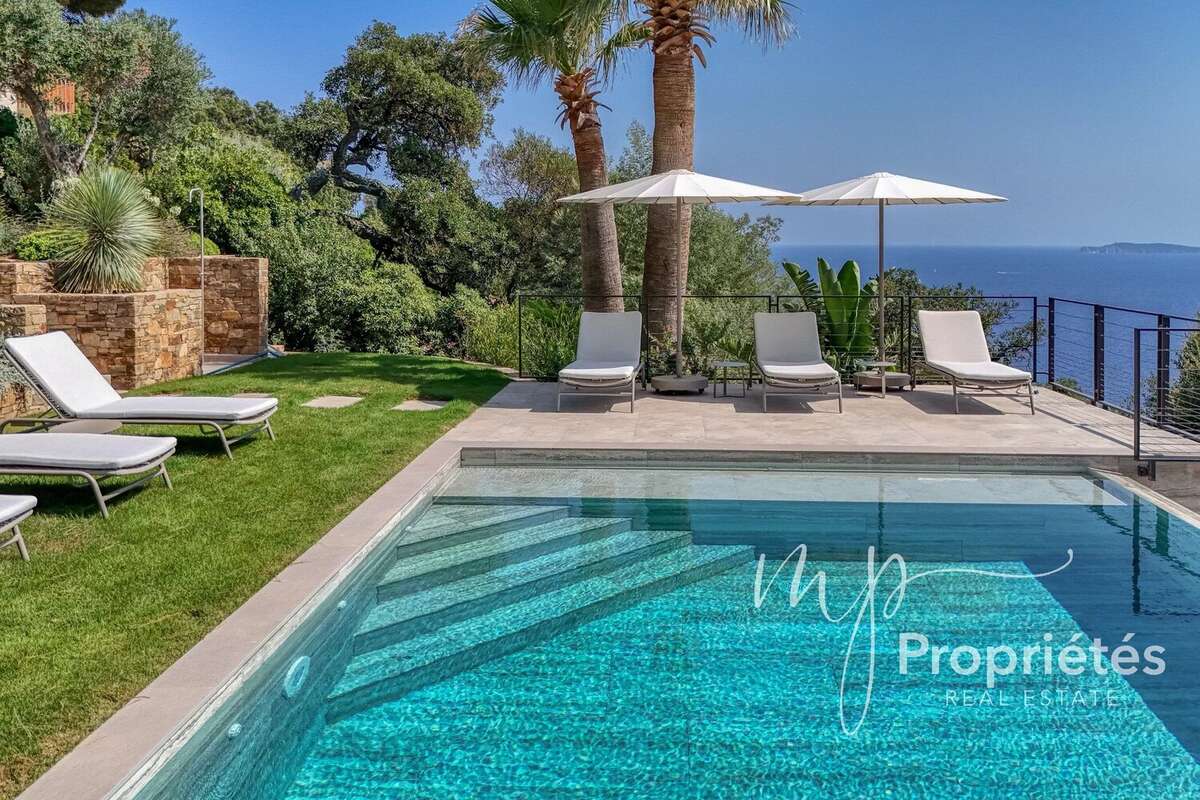 Rayol-Canadel-sur-Mer – Villa contemporaine d’exception vendue entièrement meublée –  six suites raffinées. Vue panoramique sur  - photo 56