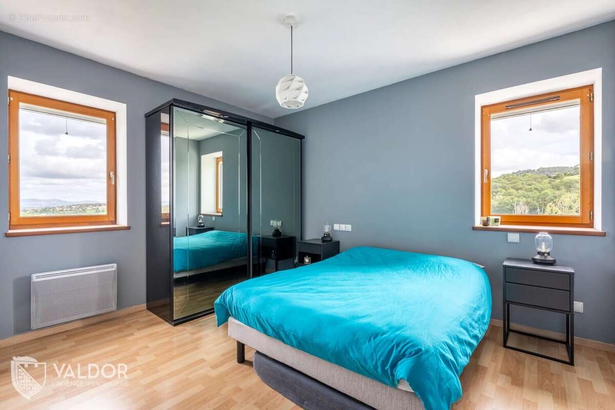 Maison à SOURCIEUX-LES-MINES