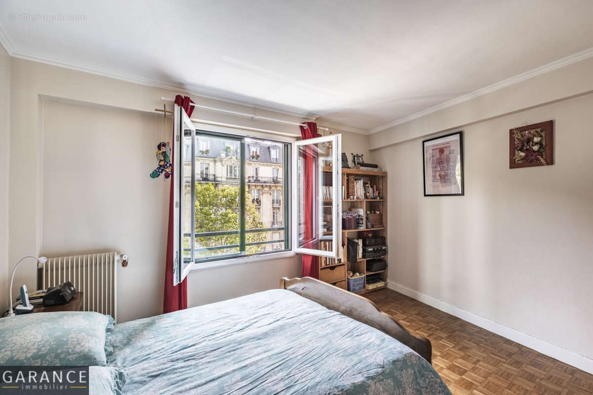 Appartement à PARIS-14E