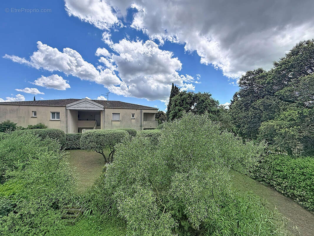 Appartement à VILLENEUVE-LES-AVIGNON