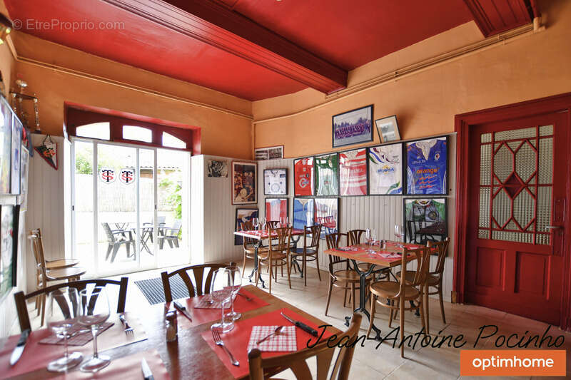 Maison à SAINTE-FOY-DE-PEYROLIERES