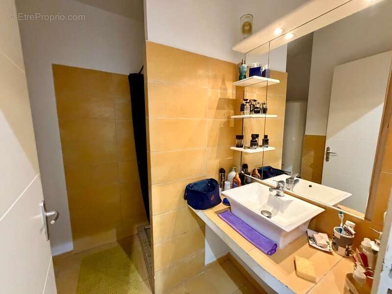 À VENDRE FAVONE – Appartement T3 de 62,10 m² en rez-de-jardin avec vue mer - photo 13