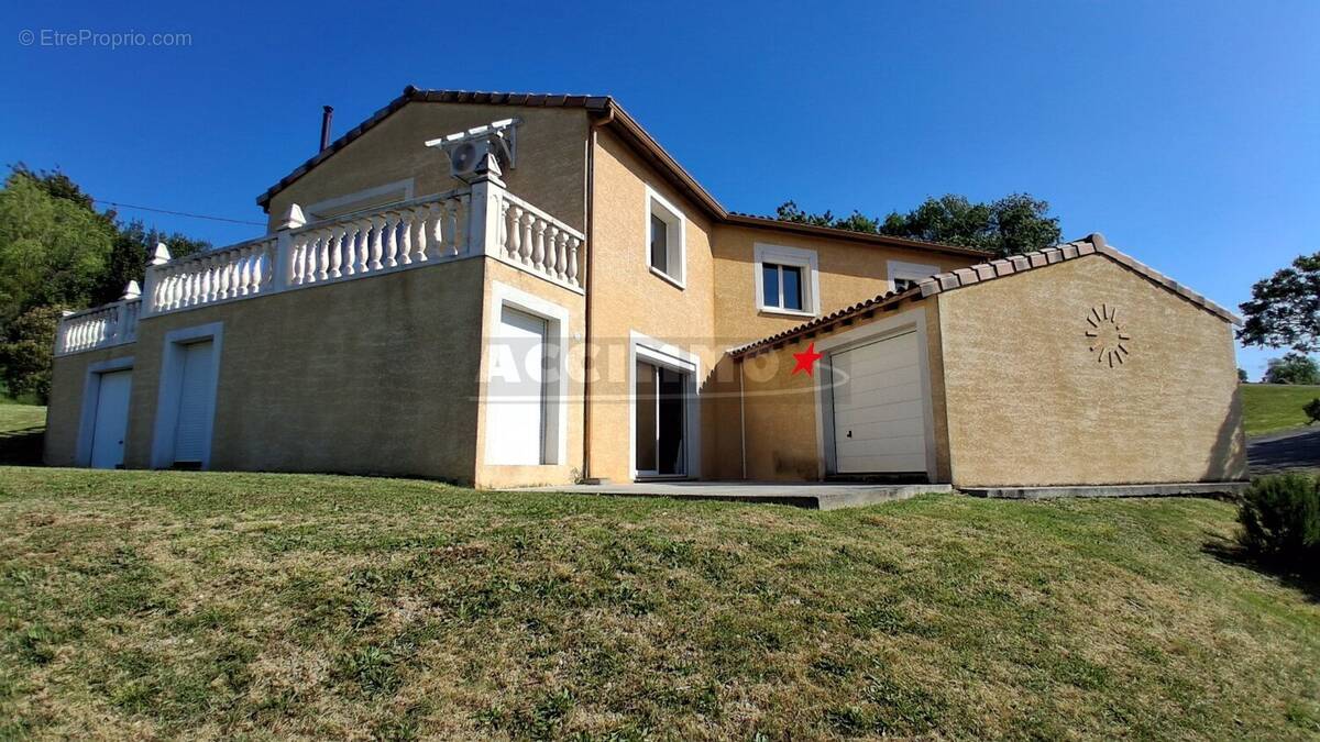Maison à LABRUGUIERE