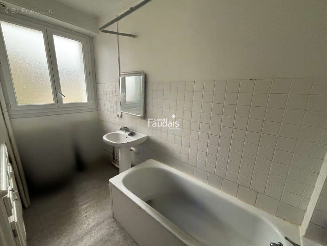 Appartement 135 m² à Lithaire  - photo 4