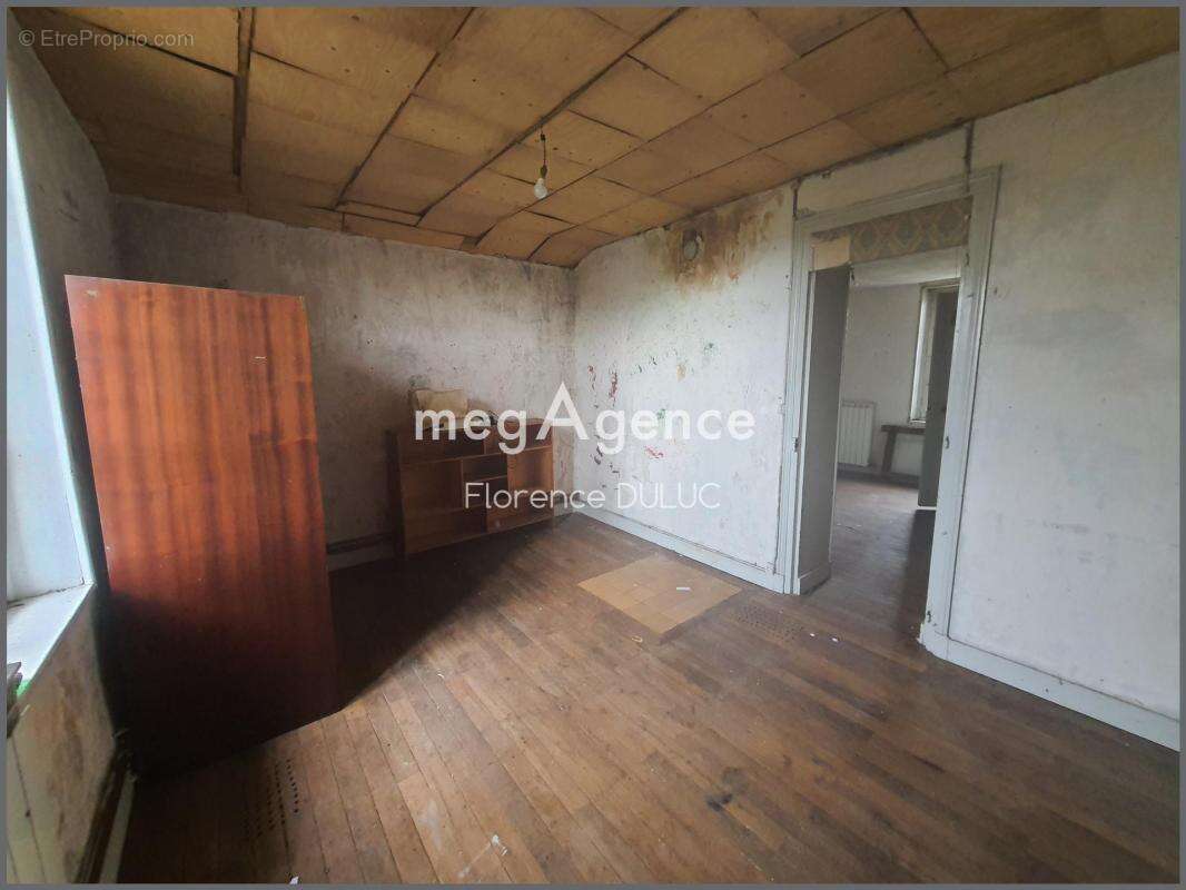 Maison à SAINT-JEAN-D&#039;ANGELY