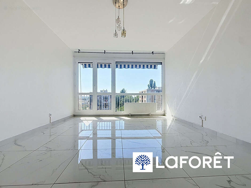 Appartement à BOURGOIN-JALLIEU